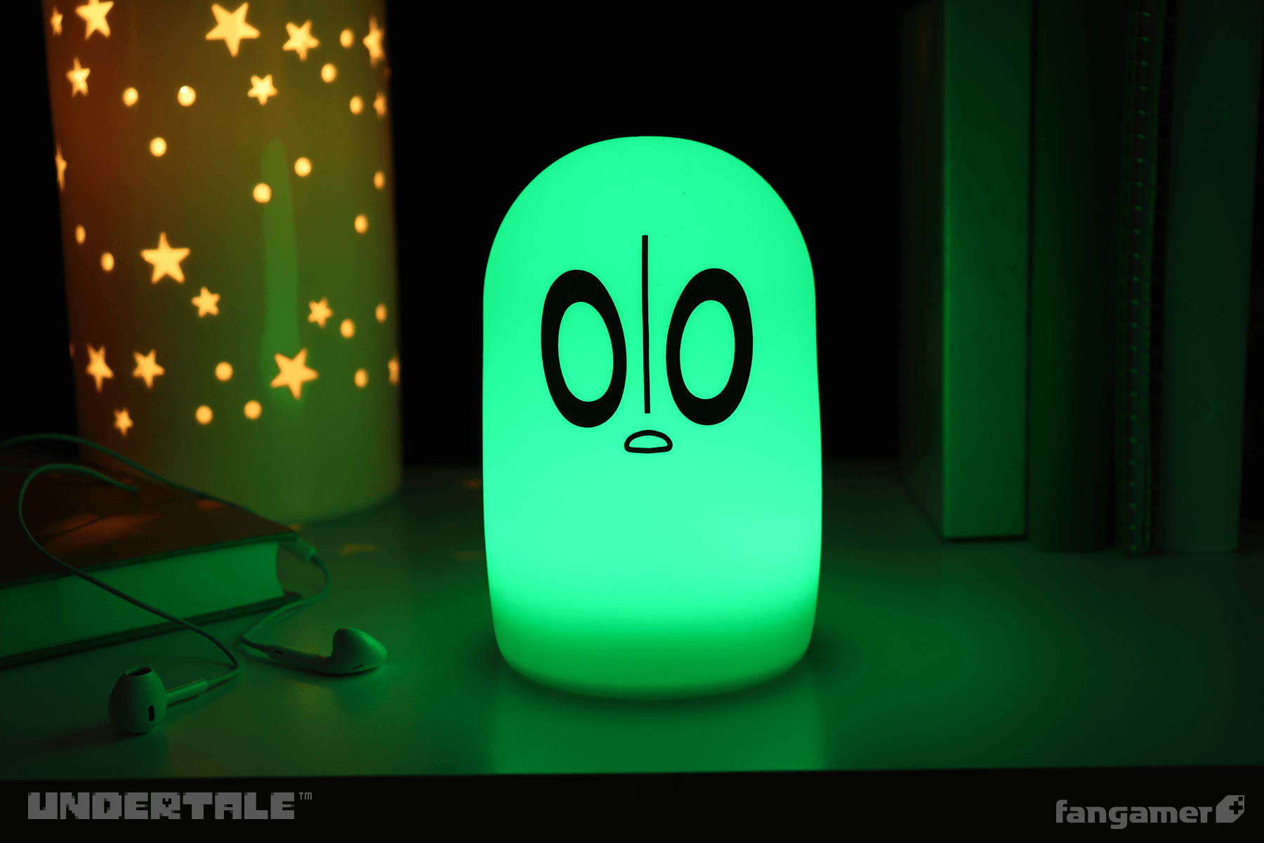 ナプスタブルーク ルームライト UNDERTALE UNDERTALE - Napstablook Lamp - Fangamer Europe